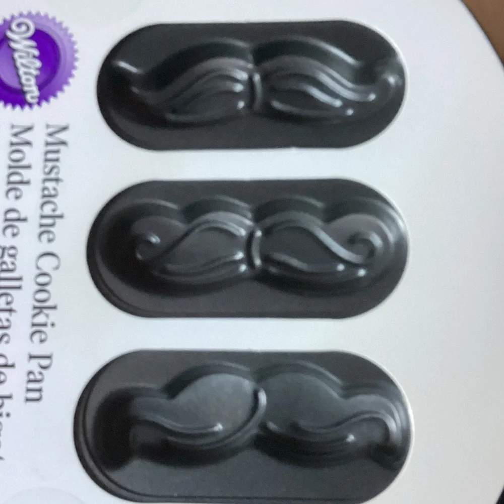 Wilton Mustache Cookie Pan- 6 cavities